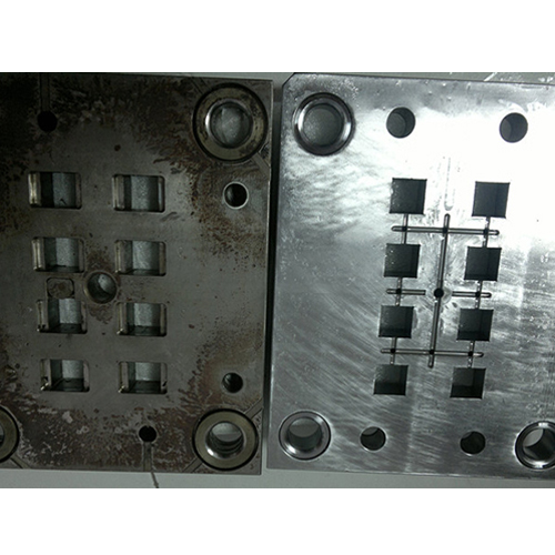 使用模具清洗剂前后
